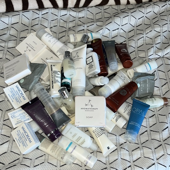 Hotel Travel Size Samples Shampoo Conditioner Body Wash Soap Lotion - Picture 1 of 8